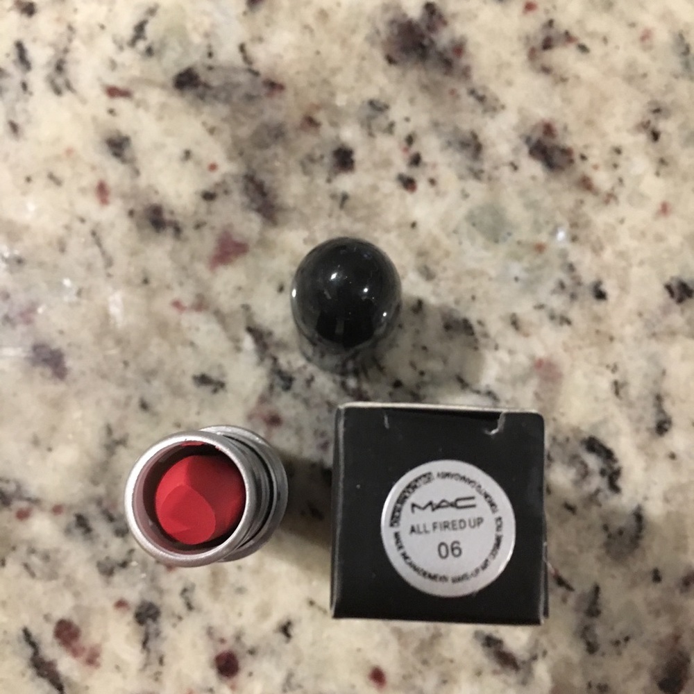 Women’s matte lipstick